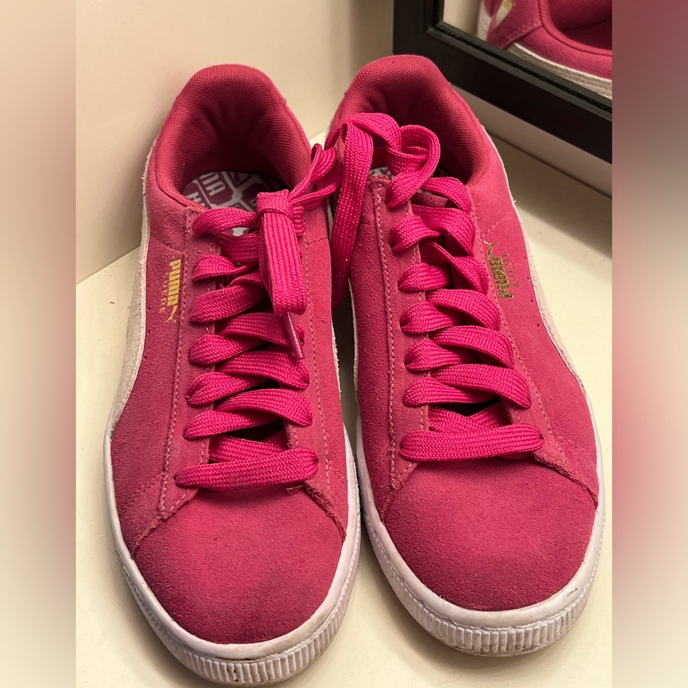 Pink Puma “the suede” shoes - size women’s 8